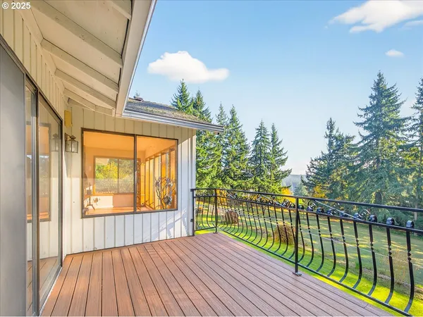 $1,100,000 | 18680 Southeast Highway 212, Damascus, OR 97089