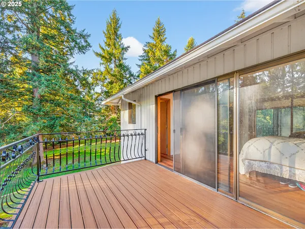 $1,100,000 | 18680 Southeast Highway 212, Damascus, OR 97089