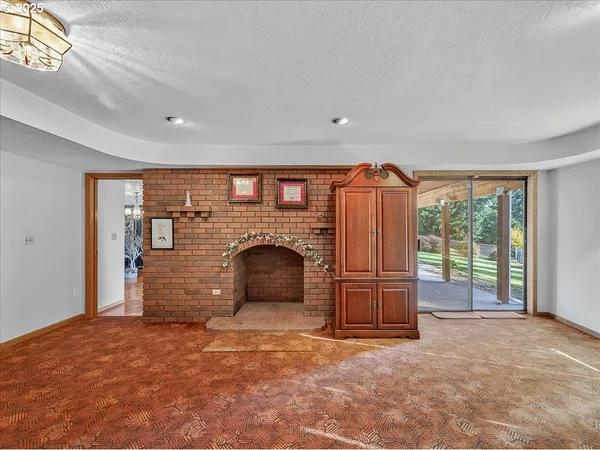 $1,100,000 | 18680 Southeast Highway 212, Damascus, OR 97089