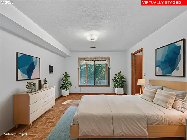 a view of empty room with window