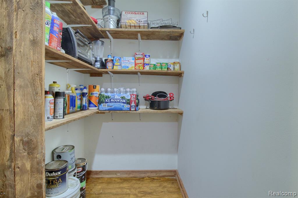 6570 Hivon Road Carleton, MI 48117 - Photo 12 of 36