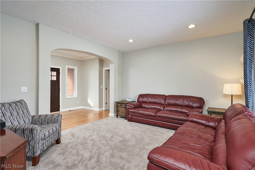 7301 Grindle Road Wadsworth, OH 44281 - Photo 7 of 28