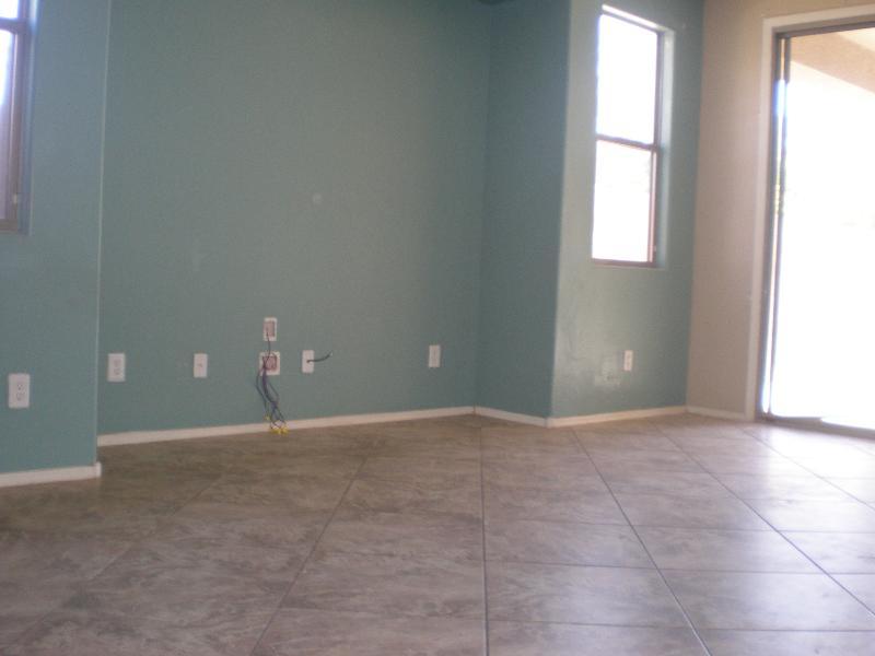 8741 West Cordes Road Tolleson, AZ 85353 - Photo 4 of 14 GREAT ROOM