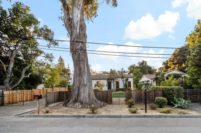 $2,850,000 | 2030 Sand Hill Road, Menlo Park, CA 94025