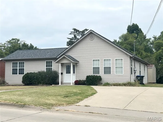 $245,000 | 523 West Bottom Avenue, Columbia, IL 62236