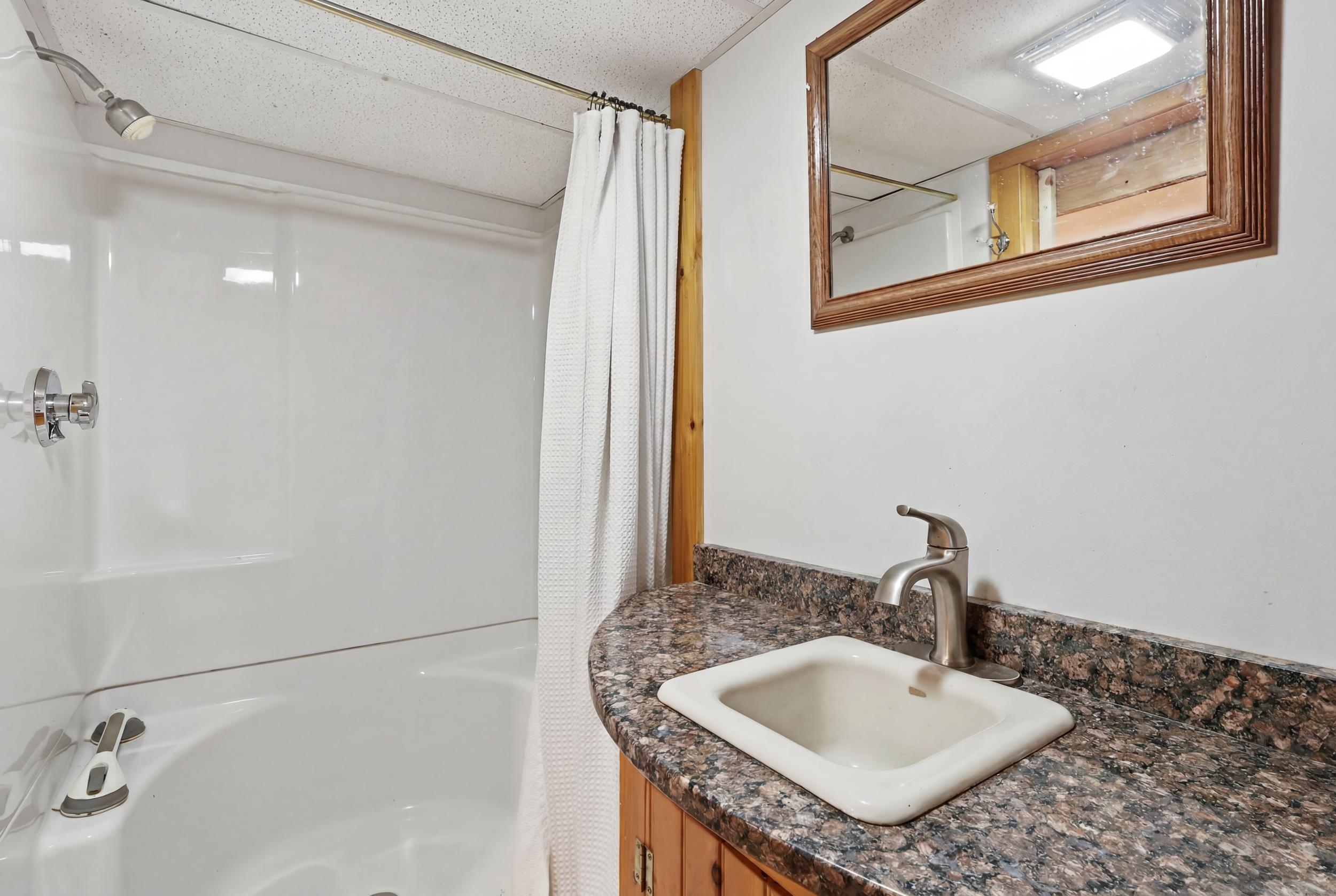 116 Rogers Road Kittery, ME 03904 - Photo 42 of 47 42_breauxmediaco_038