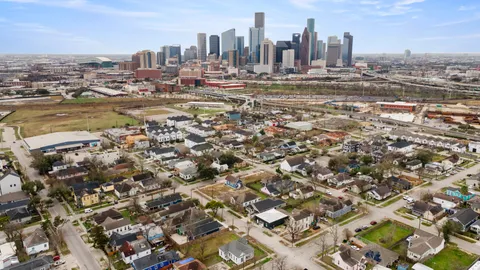 $299,000 | 1719 Gentry Street, Houston, TX 77009