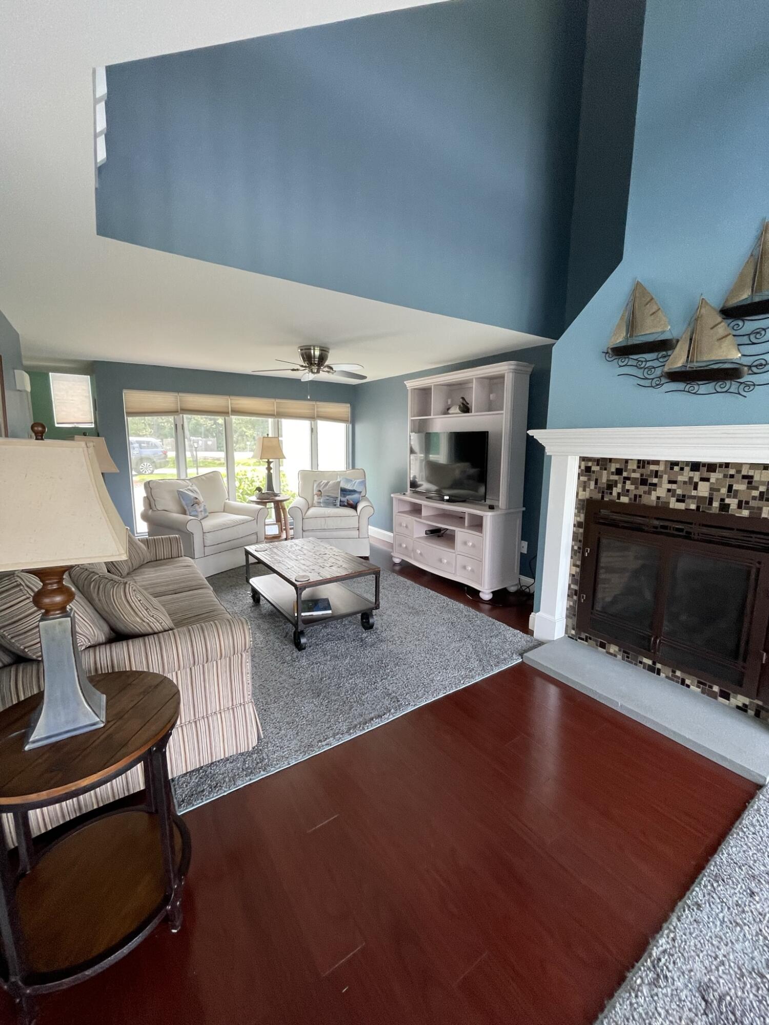 25 Clifford Road, Unit 19 Naples, ME 04055 - Photo 6 of 54 Living Room