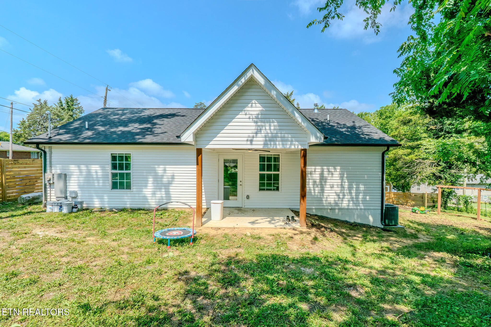 229 Edgewood Avenue Clinton, TN 37716 - Photo 27 of 31