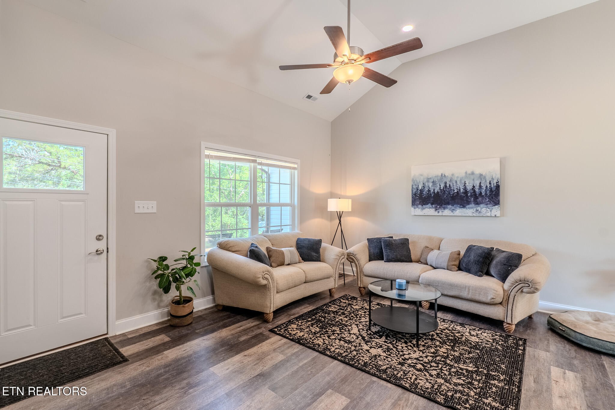 229 Edgewood Avenue Clinton, TN 37716 - Photo 3 of 31