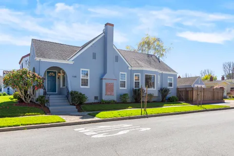 $1,698,000 | 1105 Summer Avenue, Burlingame, CA 94010