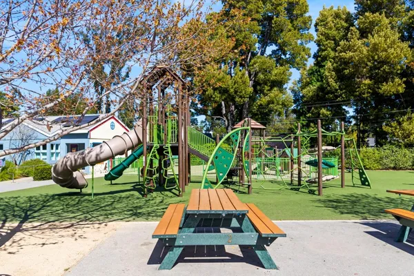 $1,698,000 | 1105 Summer Avenue, Burlingame, CA 94010