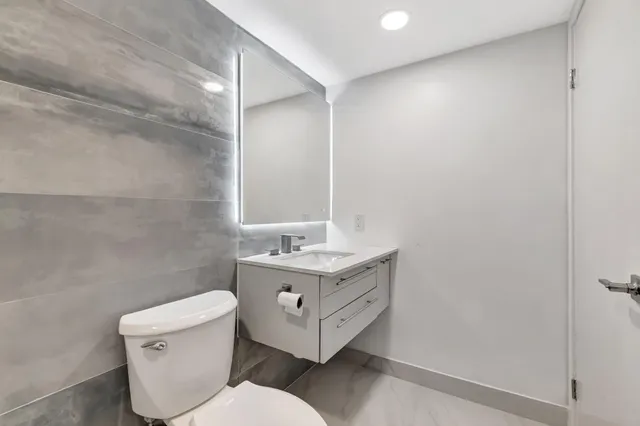 $2,850 | 6420 Boca Del Mar Drive, Unit 104, Boca Raton, FL 33433