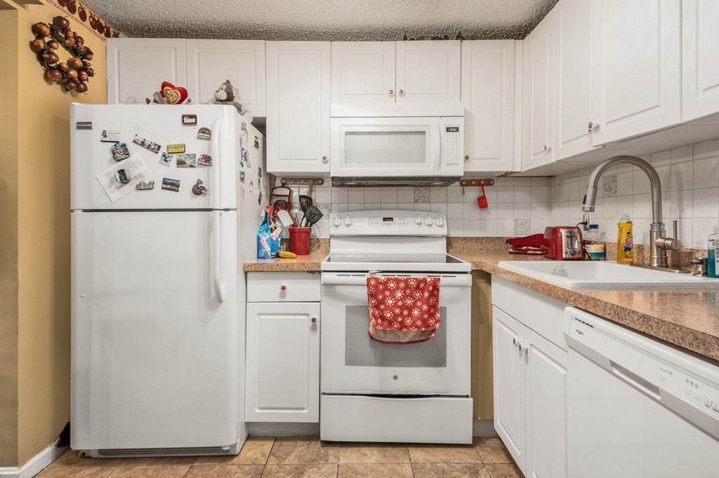 23 Clark's Road, Unit 101 Amesbury, MA 01913 - Photo 7 of 21 Gallery Image 7