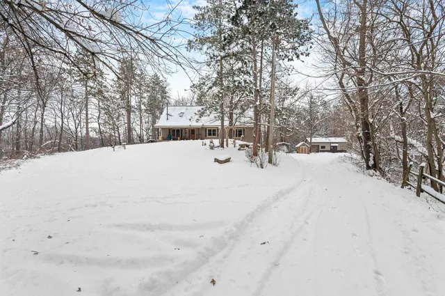 $789,000 | 2829 Evergreen Drive, Cambridge, WI 53523