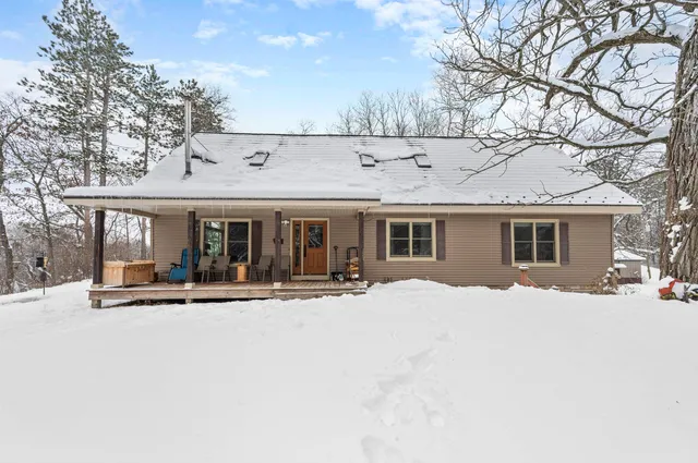 $789,000 | 2829 Evergreen Drive, Cambridge, WI 53523