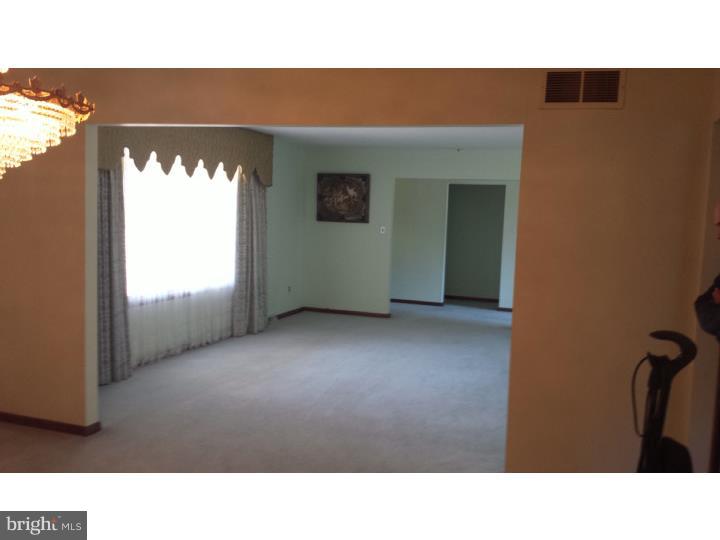 643 North Chew Road Hammonton, NJ 08037 - Photo 3 of 20 Living Room