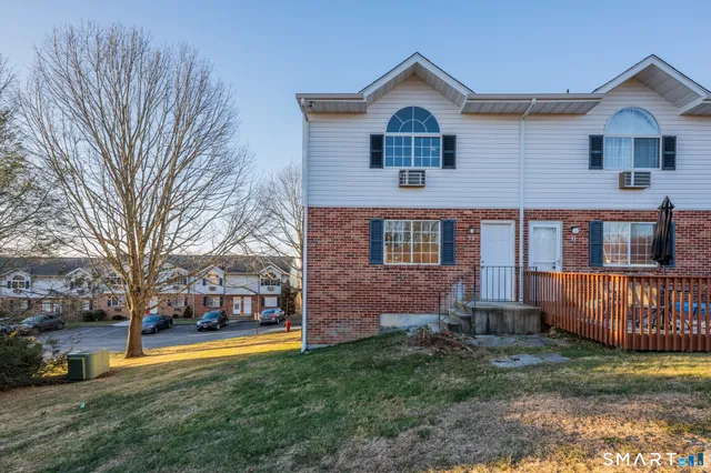 $239,000 | 24 Blue Ridge Drive, Unit K12, Waterbury, CT 06704