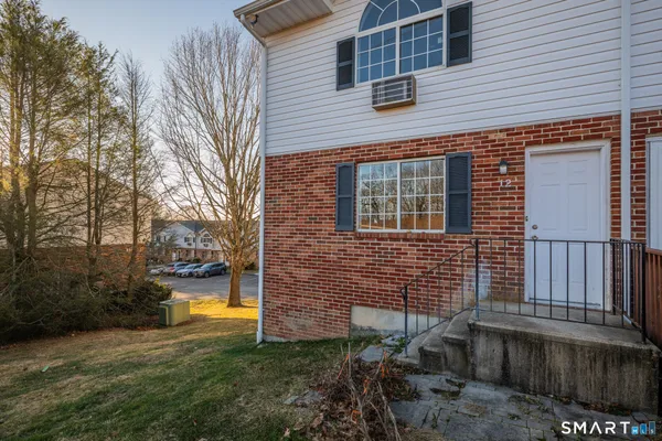 $239,000 | 24 Blue Ridge Drive, Unit K12, Waterbury, CT 06704
