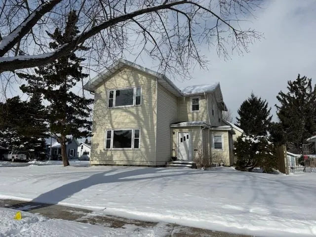 $169,000 | 1220-1222 Laurel Avenue, Janesville, WI 53548