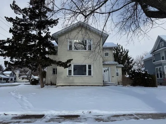 $169,000 | 1220-1222 Laurel Avenue, Janesville, WI 53548
