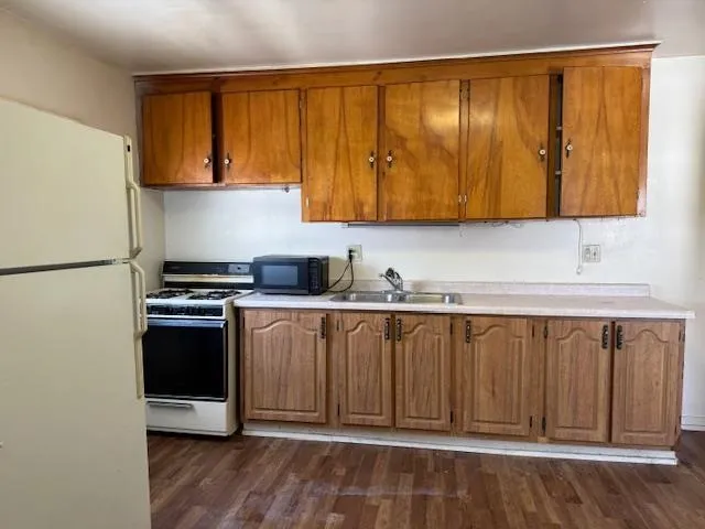 $169,000 | 1220-1222 Laurel Avenue, Janesville, WI 53548