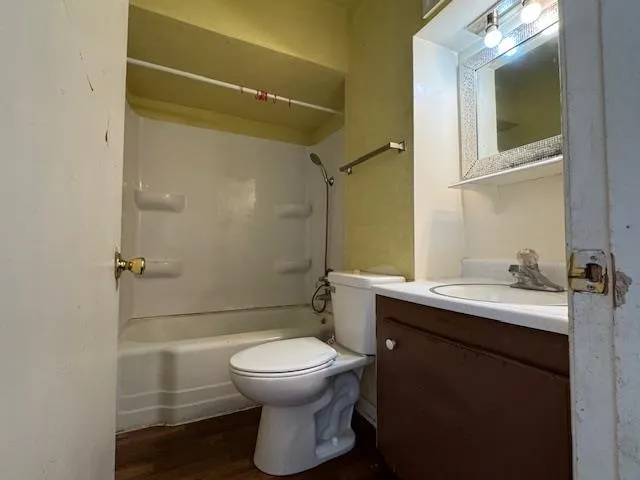 $169,000 | 1220-1222 Laurel Avenue, Janesville, WI 53548