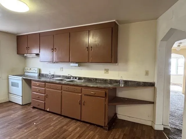 $169,000 | 1220-1222 Laurel Avenue, Janesville, WI 53548