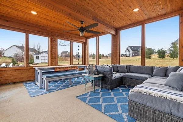 $1,225,000 | 710 Crest Curve, Hudson, WI 54016