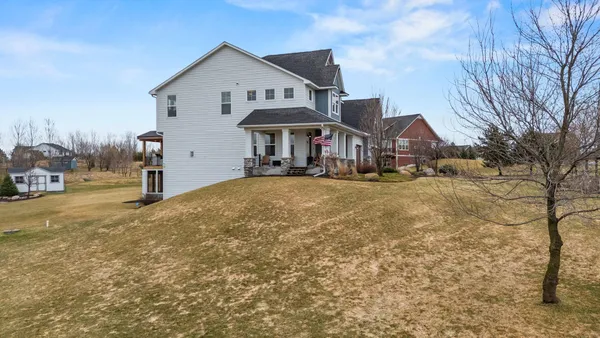 $1,225,000 | 710 Crest Curve, Hudson, WI 54016