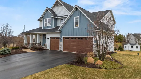 $1,225,000 | 710 Crest Curve, Hudson, WI 54016