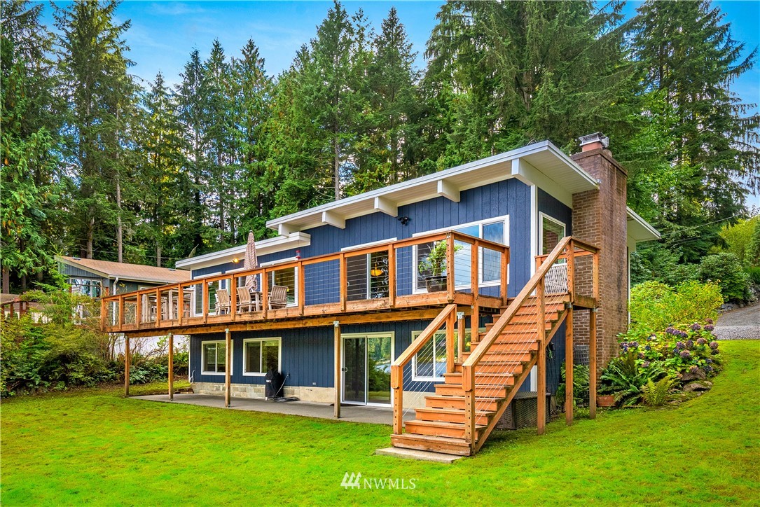 1817 Southwest Lake Roesiger Road Snohomish, WA 98290 - Photo 29 of 37 a front view of a house with garden