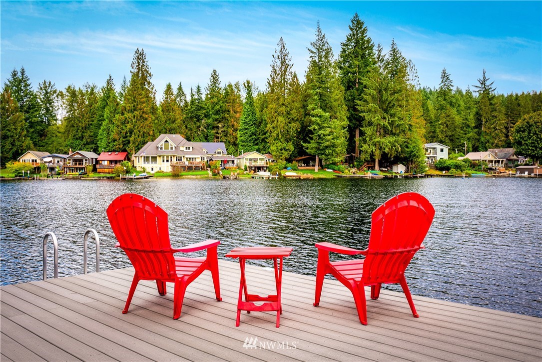 1817 Southwest Lake Roesiger Road Snohomish, WA 98290 - Photo 33 of 37 a patio view with a seating space