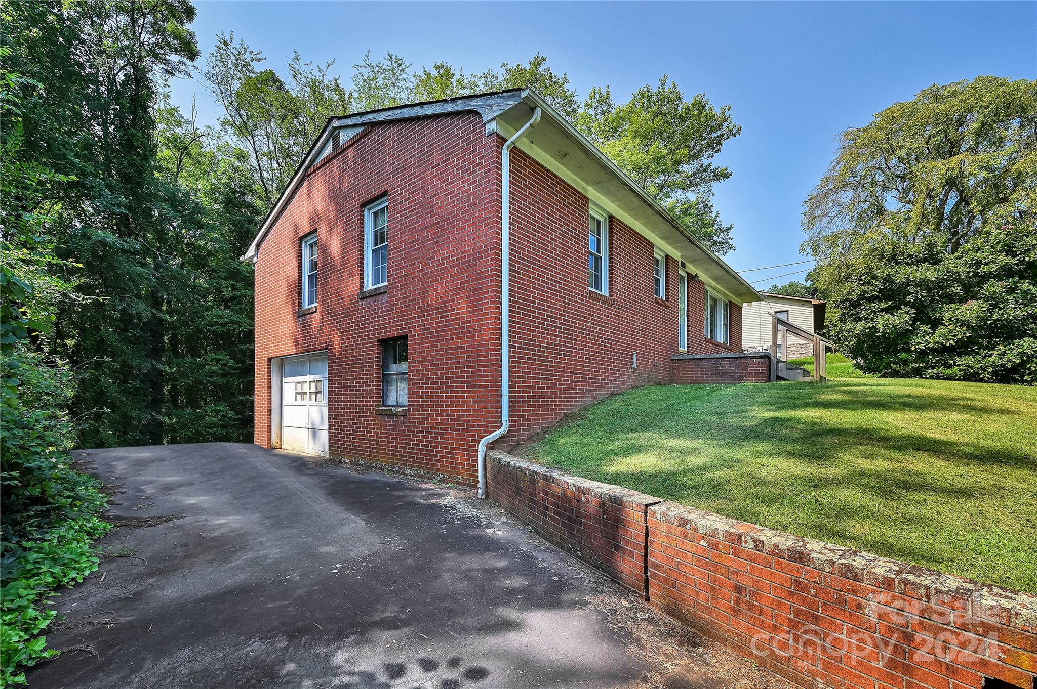 419 Monte Vista Road Candler, NC 28715 - Photo 3 of 16 Gallery Image 3