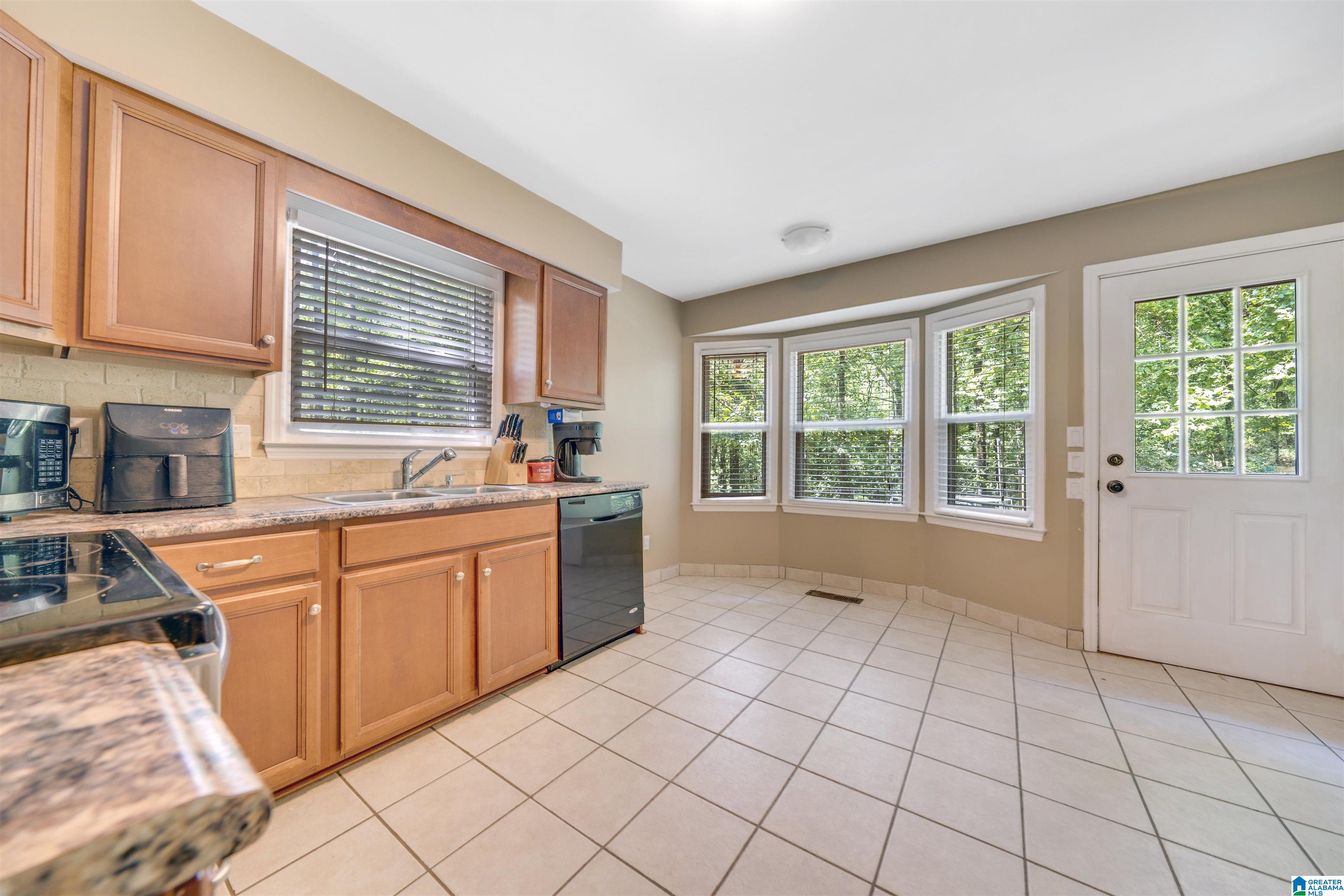 2589 Royal Way Pelham, AL 35124 - Photo 7 of 27