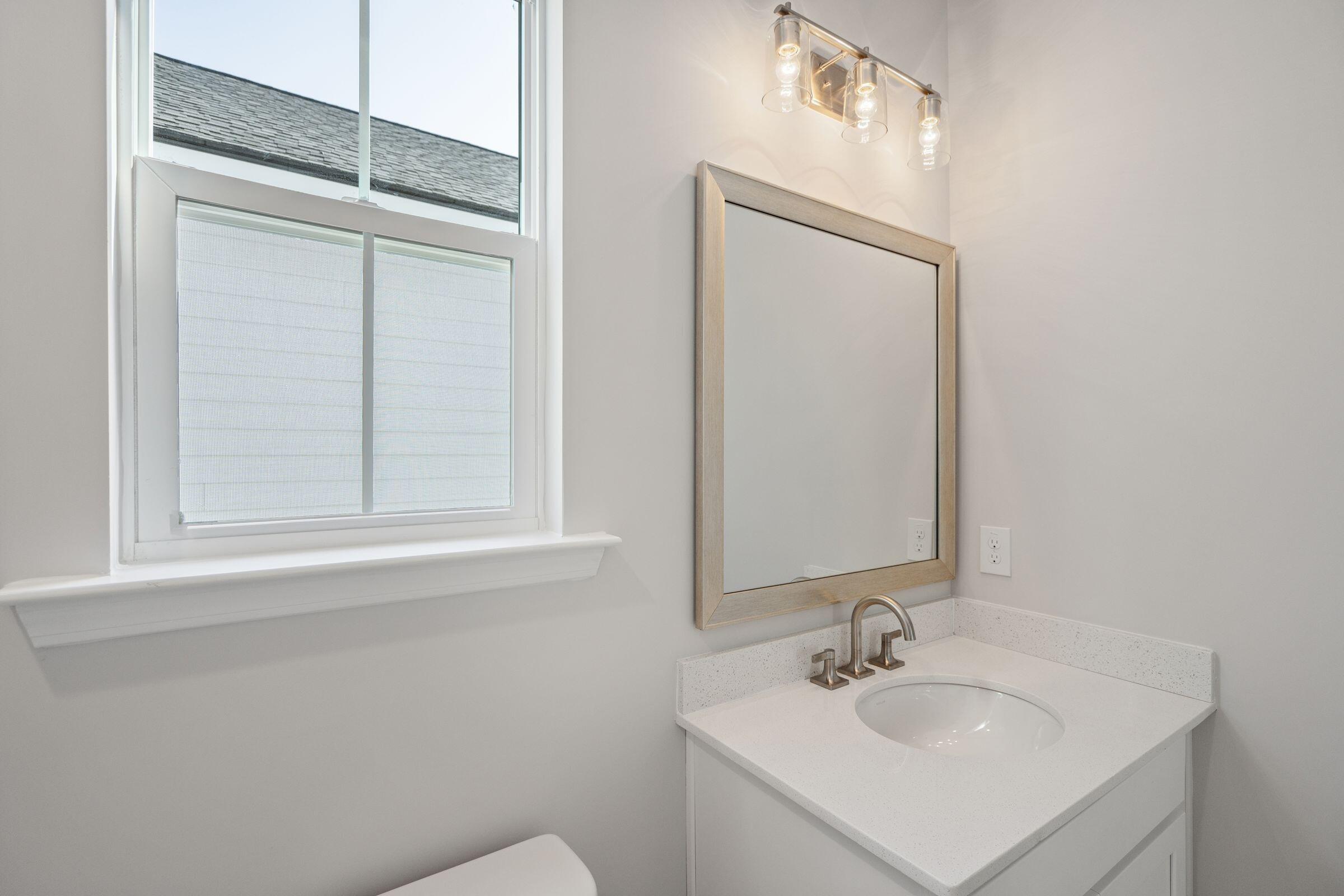 438 Queenview Lane Charleston, SC 29414 - Photo 21 of 28 Hall Bath