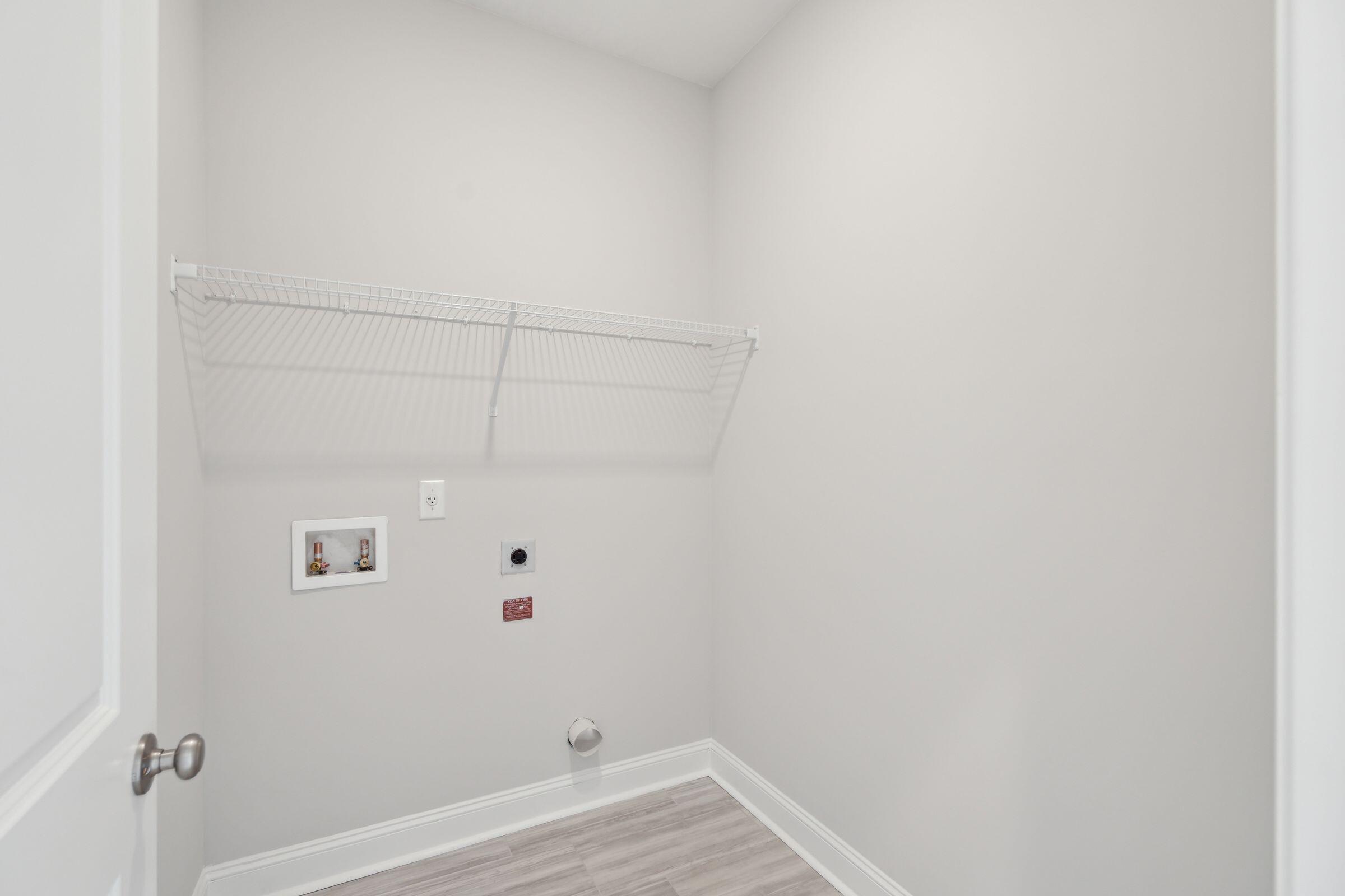 438 Queenview Lane Charleston, SC 29414 - Photo 25 of 28 Laundry Room