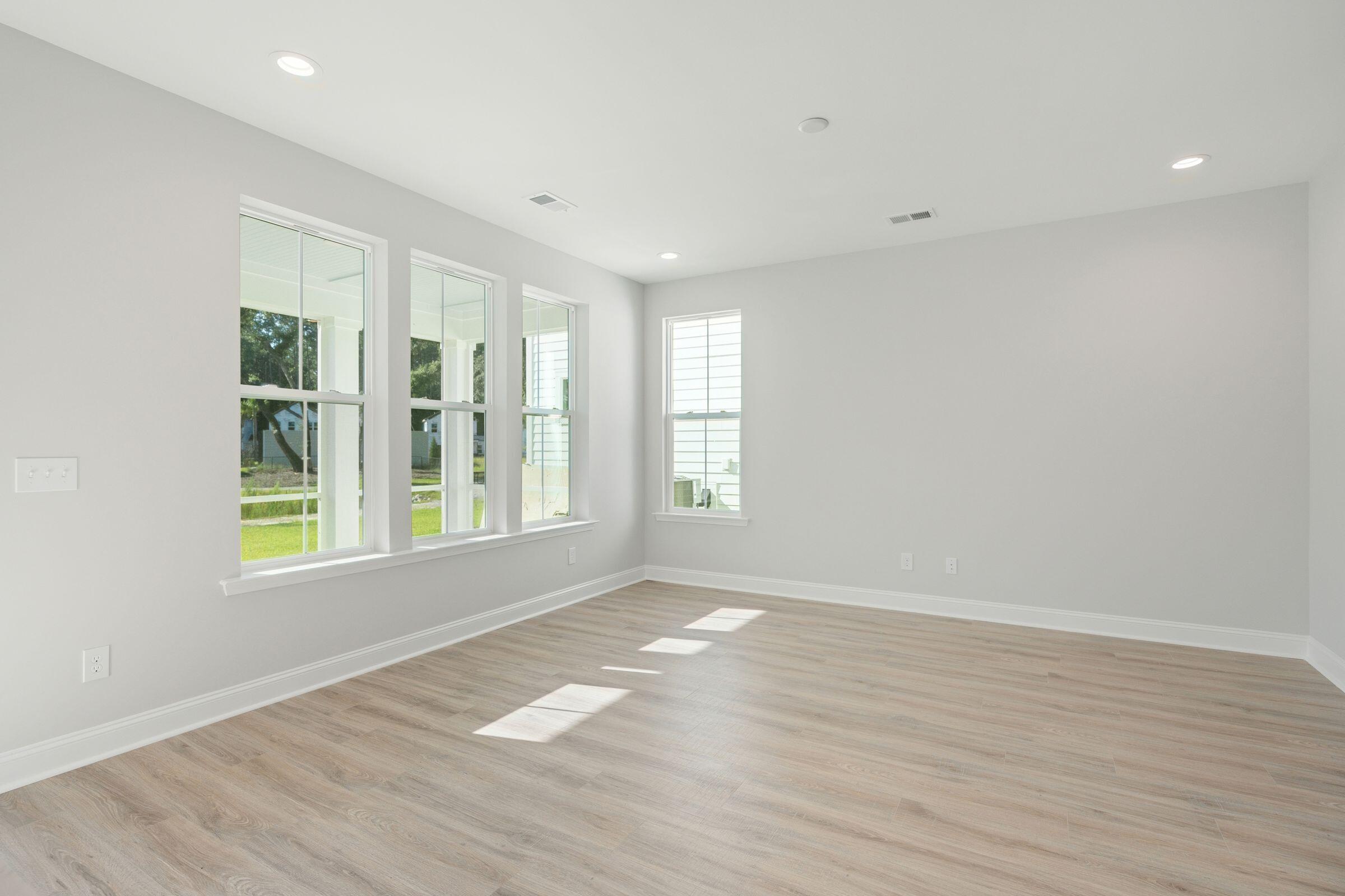 438 Queenview Lane Charleston, SC 29414 - Photo 9 of 28 Great Room