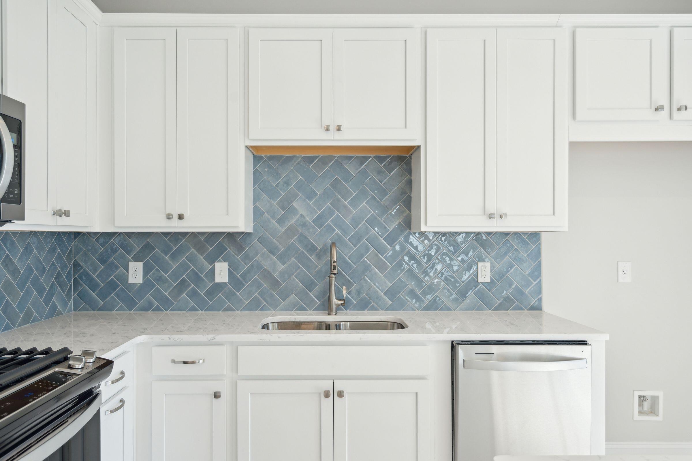 438 Queenview Lane Charleston, SC 29414 - Photo 10 of 28 Kitchen