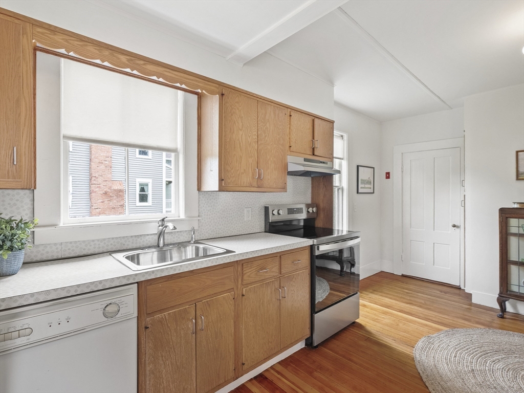 62 Crest Street Concord, MA 01742 - Photo 11 of 38