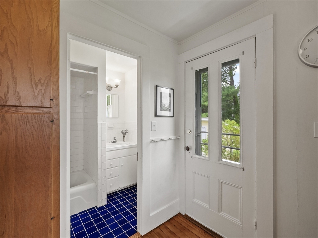 62 Crest Street Concord, MA 01742 - Photo 16 of 38