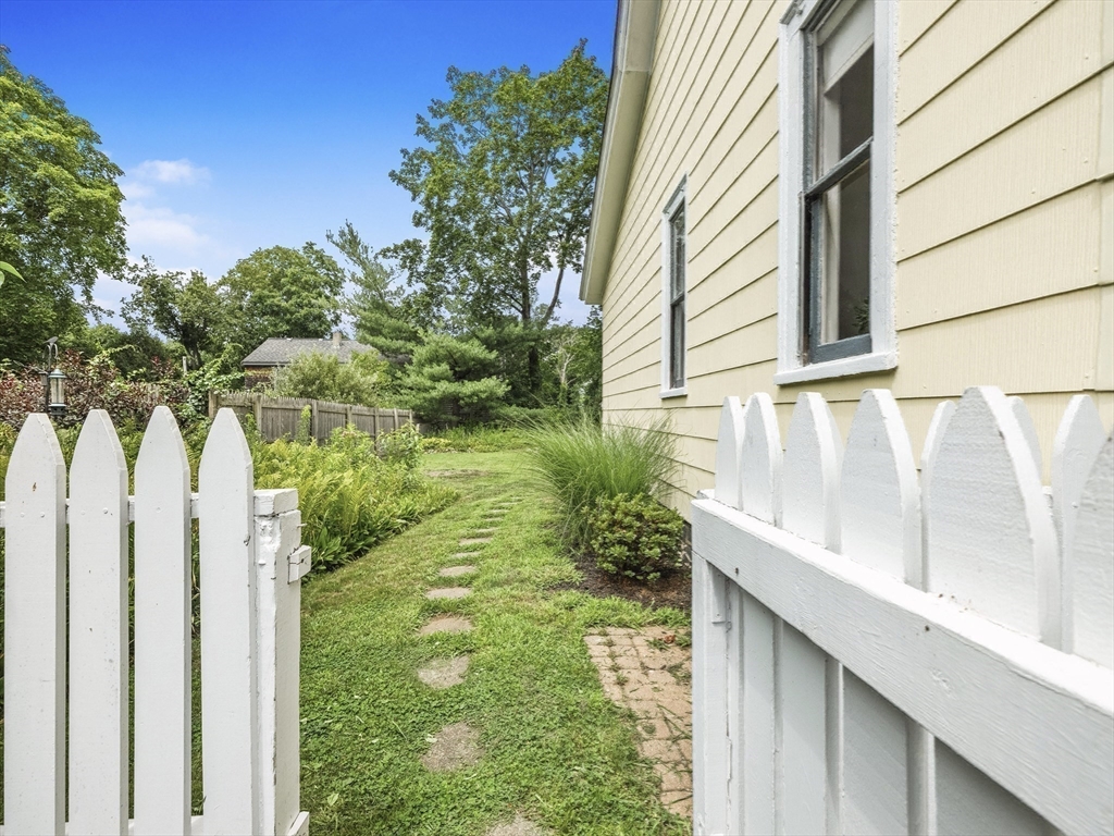 62 Crest Street Concord, MA 01742 - Photo 38 of 38