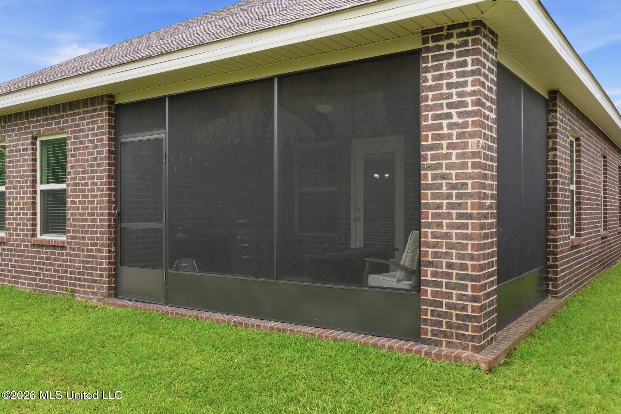 14392 North Swan Road Gulfport, MS 39503 - Photo 23 of 25 Staying in the shade
