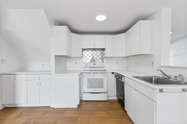 $1,050,000 | 114 Haverhill Street, North Reading, MA 01864