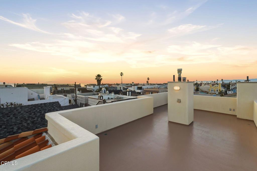 137 Fillmore Avenue Oxnard, CA 93035 - Photo 51 of 73 a view of a terrace with skyline