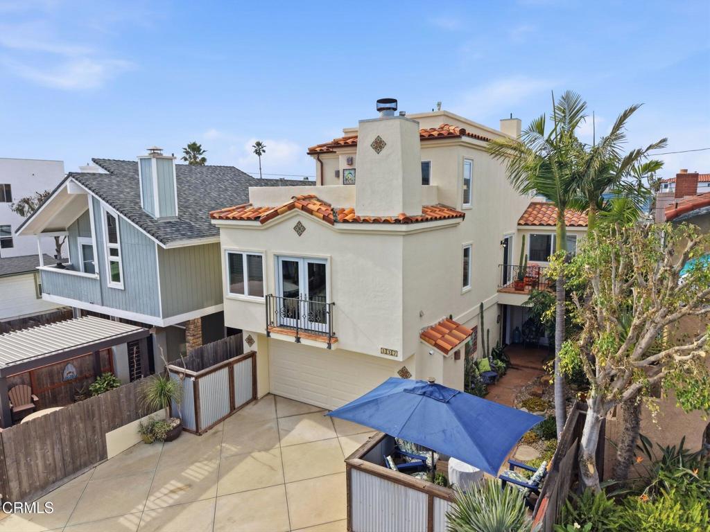 137 Fillmore Avenue Oxnard, CA 93035 - Photo 66 of 73 a view of a house with backyard and sitting area