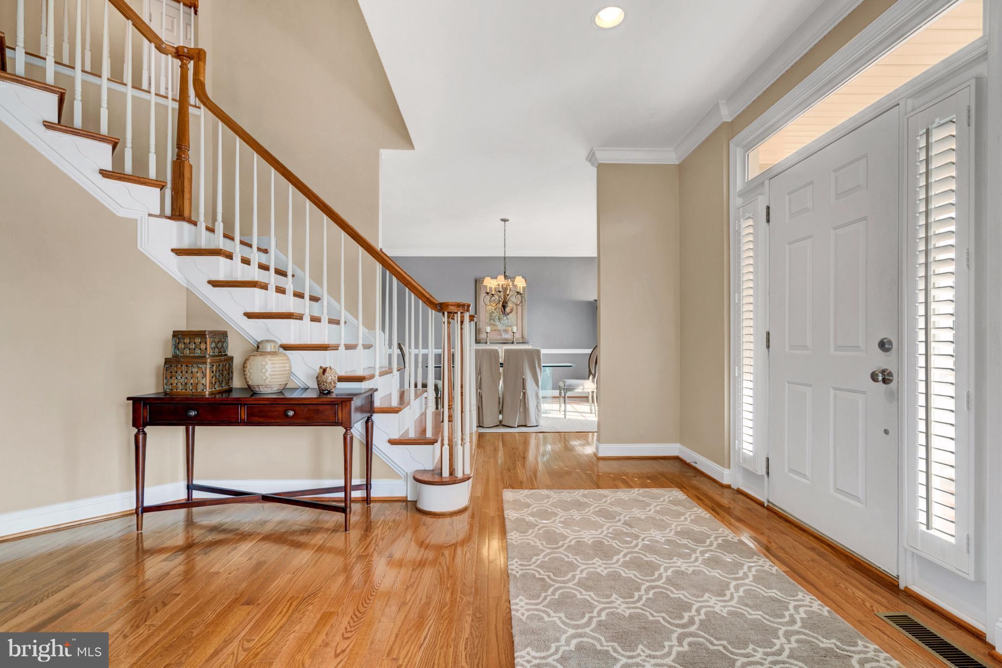 529 Malcolm Road Northwest Vienna, VA 22180 - Photo 3 of 30 Large gracious foyer