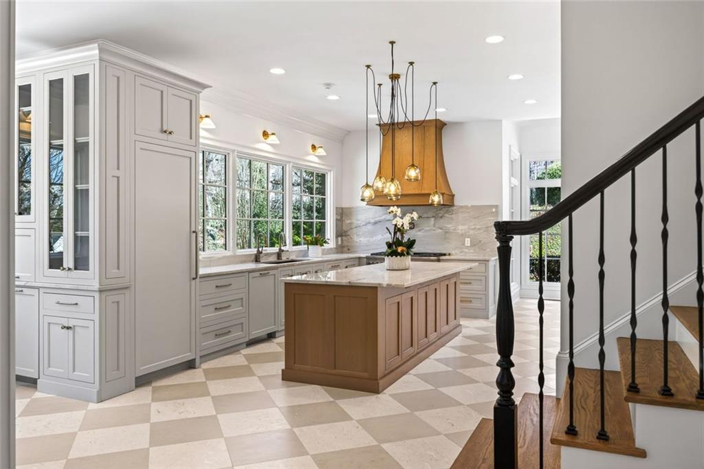 115 Mount Paran Ridge Atlanta, GA 30327 - Photo 17 of 92