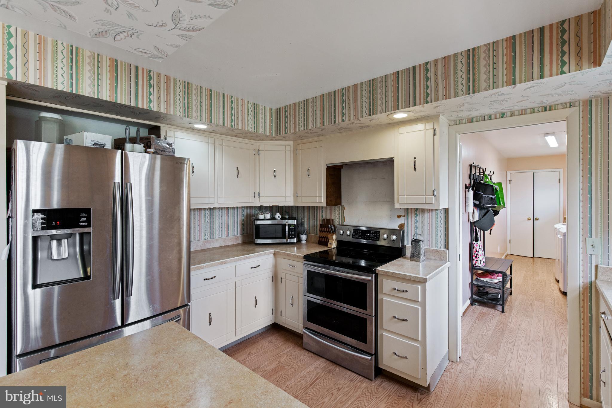3160 Round Hill Road York, PA 17402 - Photo 3 of 38 Gallery Image 3