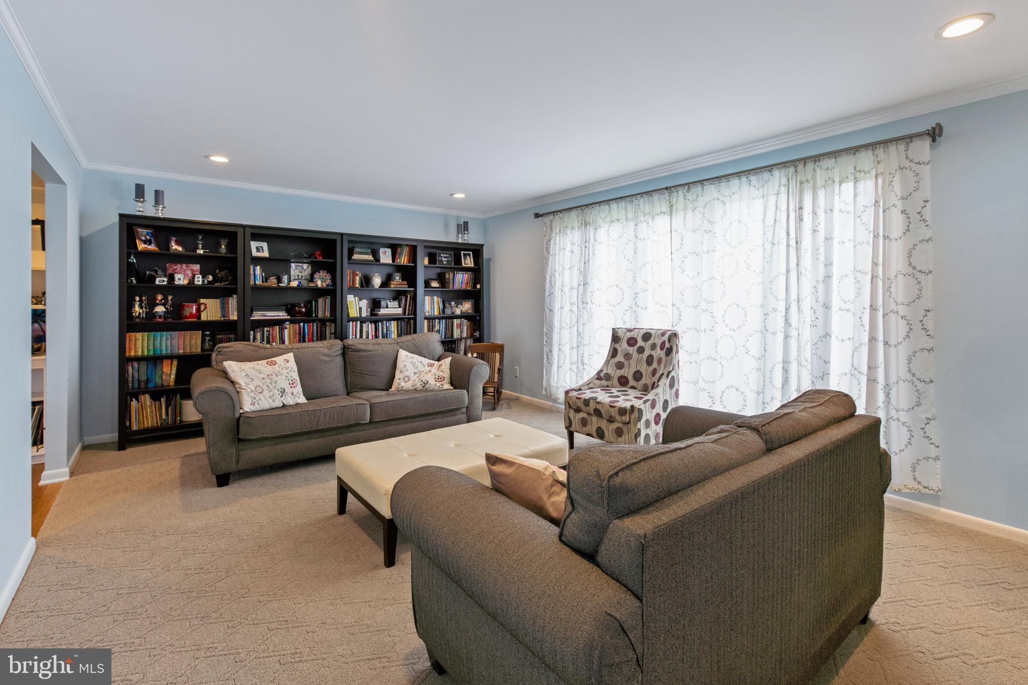 3160 Round Hill Road York, PA 17402 - Photo 6 of 38 Gallery Image 6